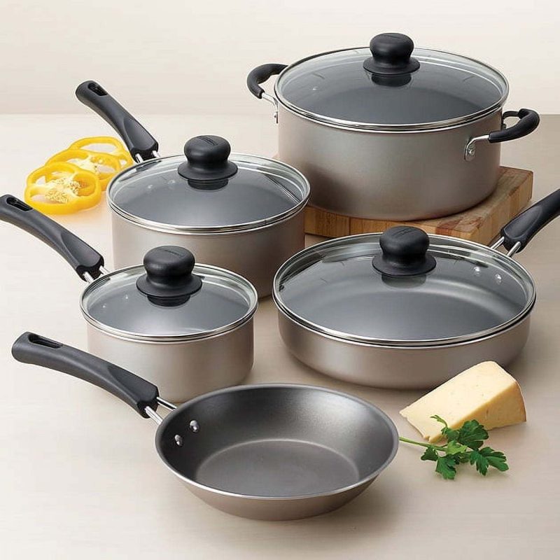 9-piece all-round non-stick cookware champagne set lightweight but durable, perfect for kitchen use or as a thoughtful gift